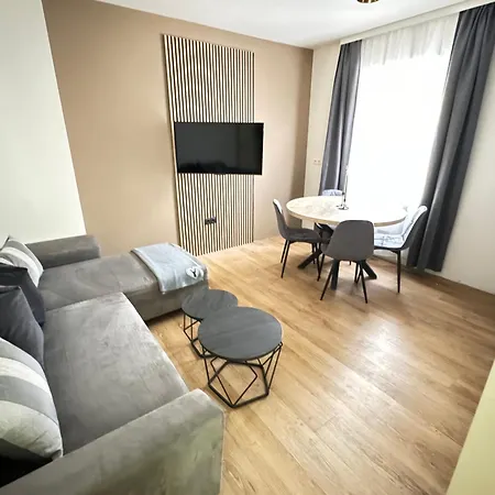 Alpin Am Dorfbrunnen Junior Steinach am Brenner