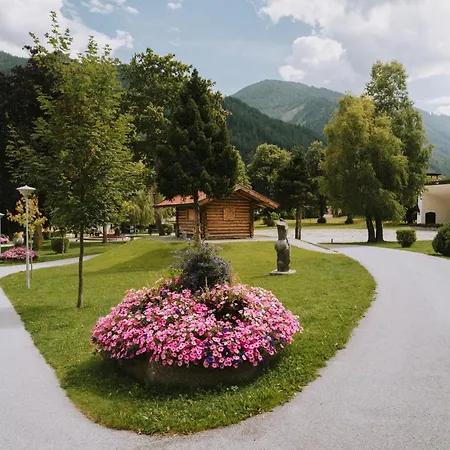 Alpin Am Dorfbrunnen Steinach Steinach am Brenner