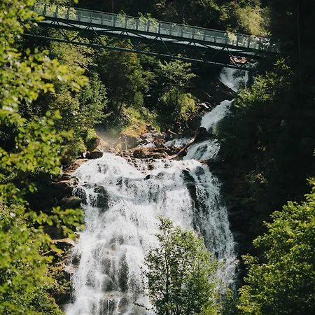 Alpin Am Dorfbrunnen Steinach